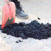 Kaugummiasphalt® 0/5 - 25 kg (Eimer) - Kaltasphalt / Reparaturasphalt – Bild 4